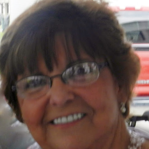 Linda Donahue Photo 23