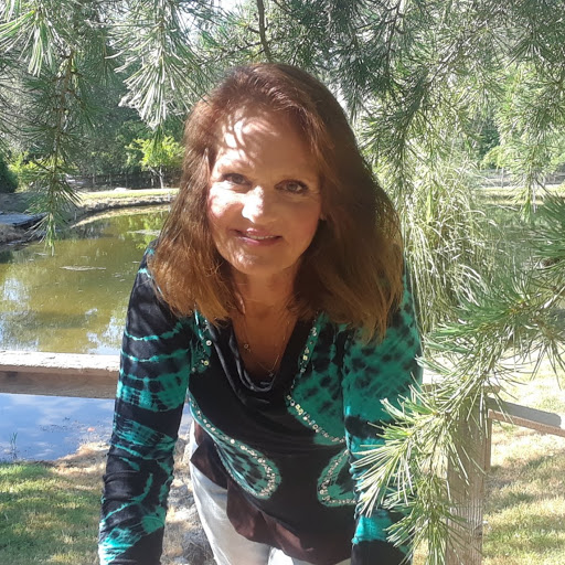 Sandra Stuart Photo 33