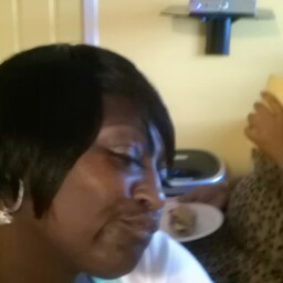 Lisa Holloway Photo 16