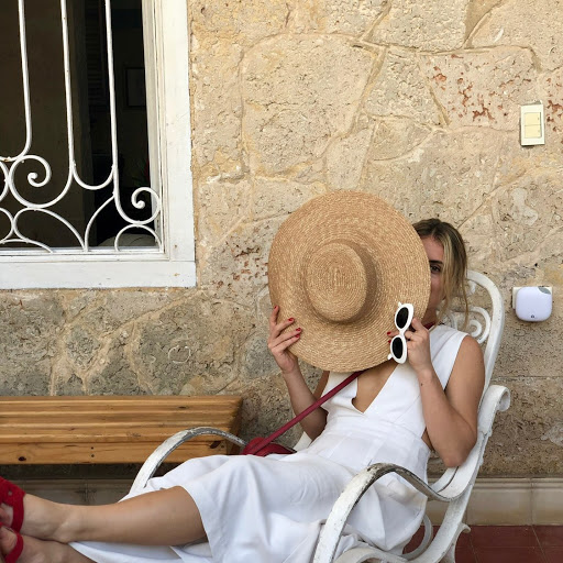 Julia Sloan Photo 28