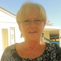 Stephanie Maki Photo 15