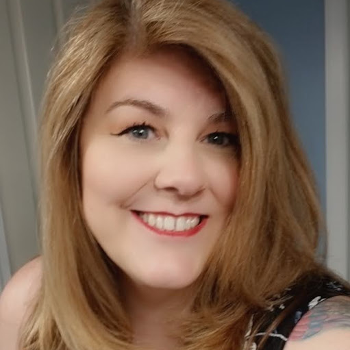 Jennifer Hunt Photo 27