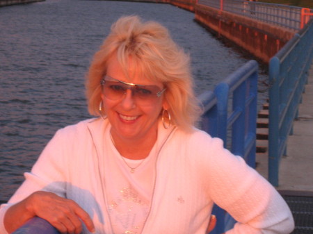 Elaine Patrick Photo 15