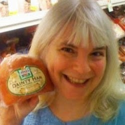 Laura Garner Photo 36