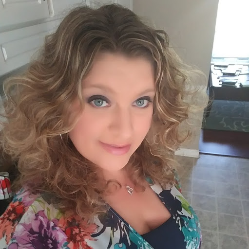 Michelle Hatfield Photo 30