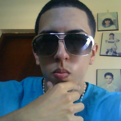 Emmanuel Rivera Photo 34