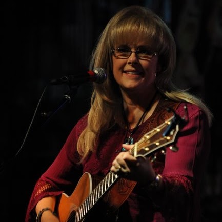 Vickie Jones Photo 29