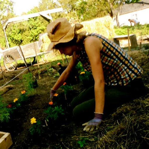 Laura Hackney Photo 11