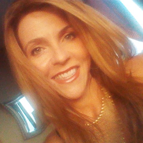 Paula Wyatt Photo 32