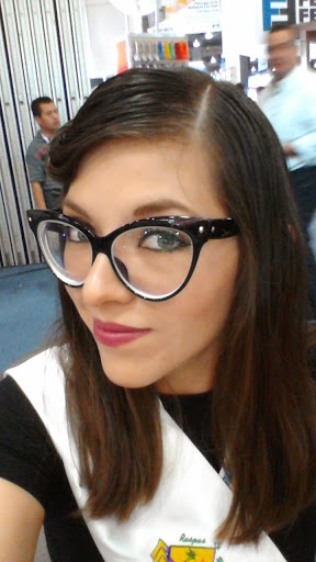Elizabeth Robles Photo 32
