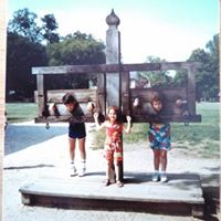 Sarah Bowles Photo 7