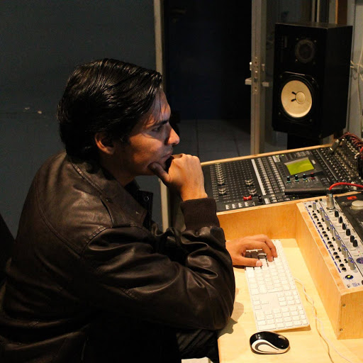 Roberto Robles Photo 17