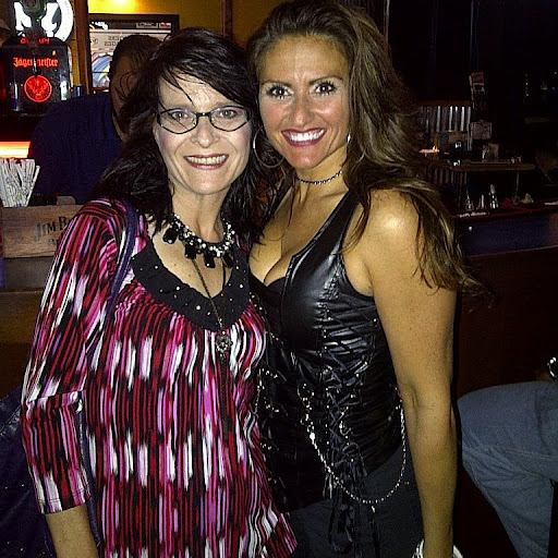 Tina Vaughn Photo 19