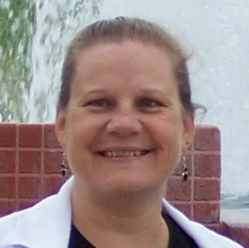 Annie Heath Photo 14