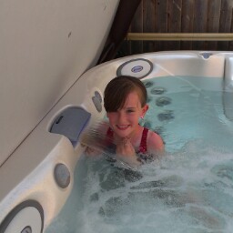 Gillian Scott Photo 23