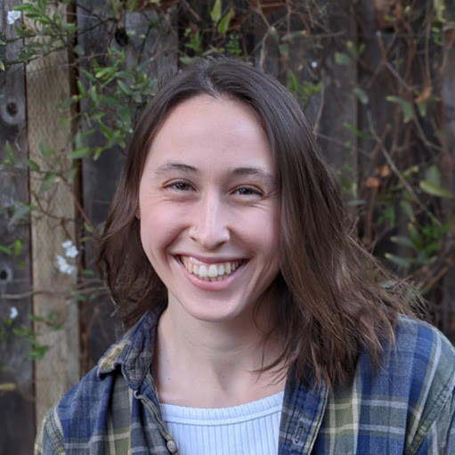 Julie Plummer Photo 15