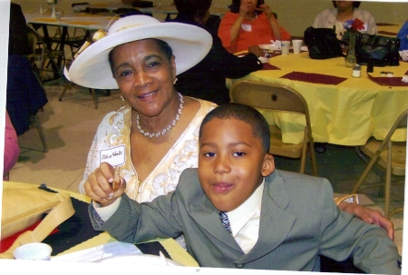 Alice Carson Photo 16