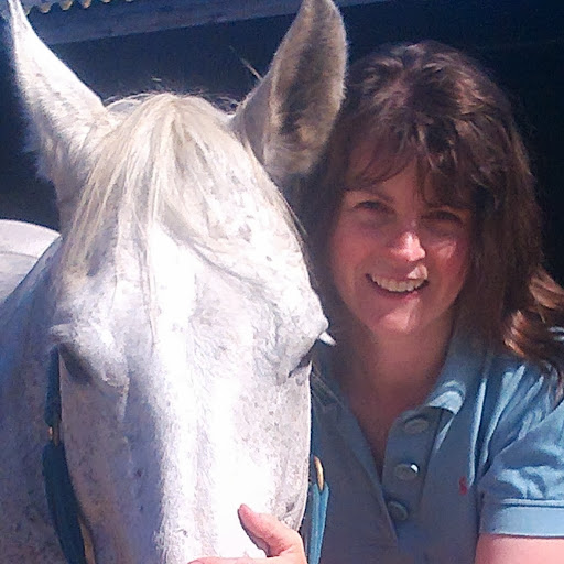 Julia Fraser Photo 33