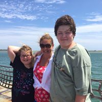 Laura Centers Photo 6