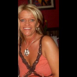 Christine Hilton Photo 32