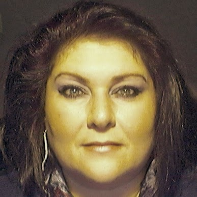 Louise Mackinnon Photo 3