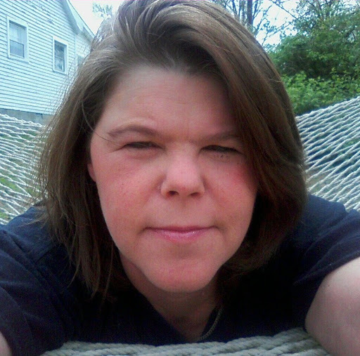 Beth Sanders Photo 30