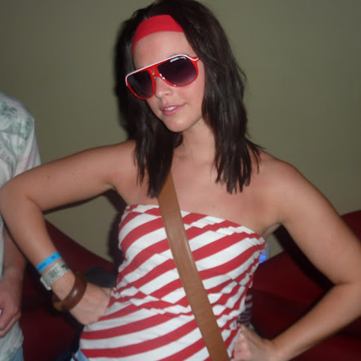 Kelly Griffiths Photo 29