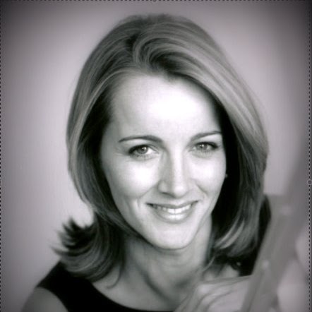Julie Walker Photo 9