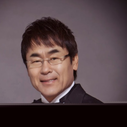 Steven Baek Photo 12
