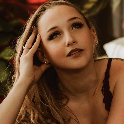 Drew Maxwell Photo 10