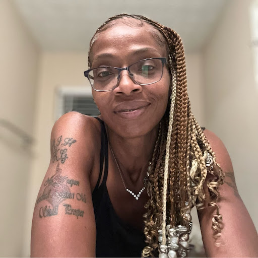 Nicole Griffin Photo 22