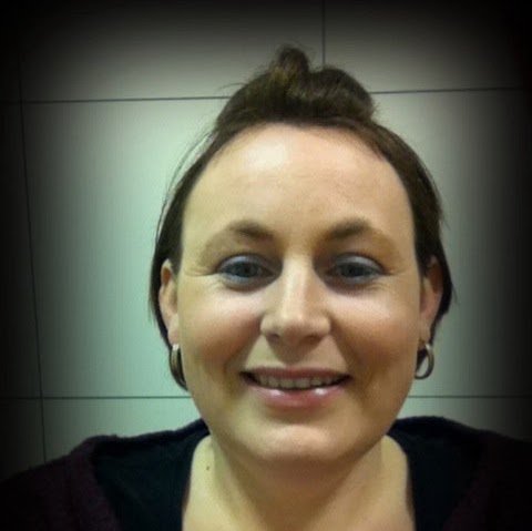 Vicky Lowe Photo 25