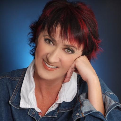 Michele Lowe Photo 18