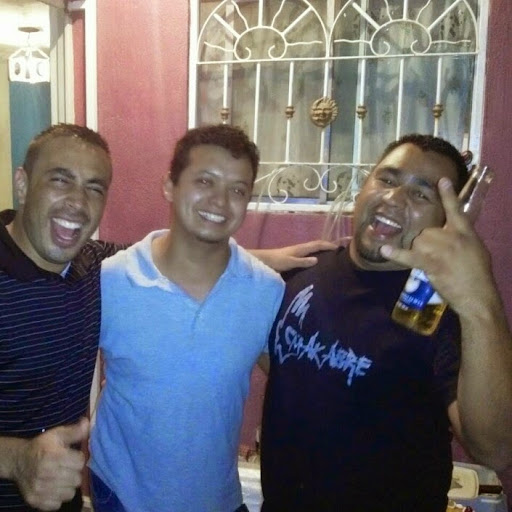 Robert Rosas Photo 35