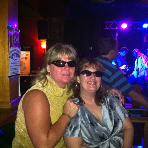 Michelle Lewis Photo 33