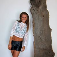 Julia Stine Photo 7
