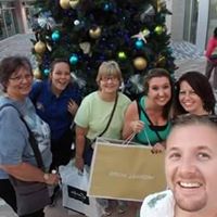 Debbie Vasquez Photo 28