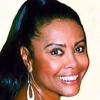 Renee Gentry Photo 17