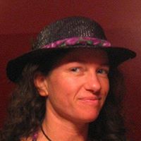 Laura Ayres Photo 40