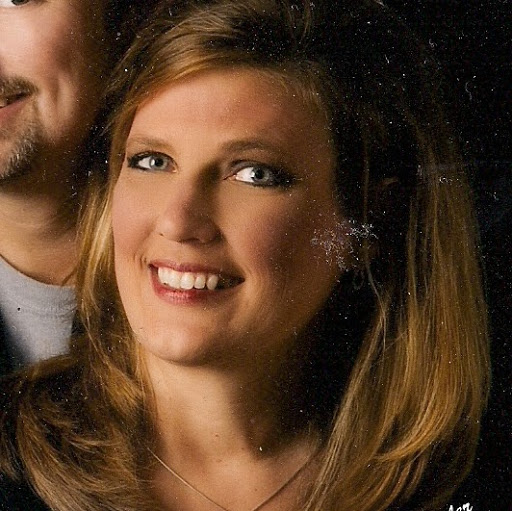 Lori Everett Photo 8