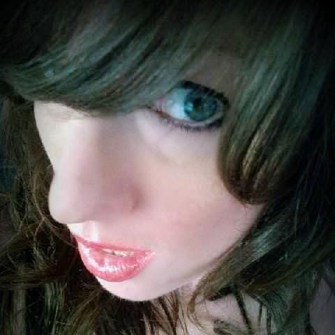 Julia Moody Photo 32