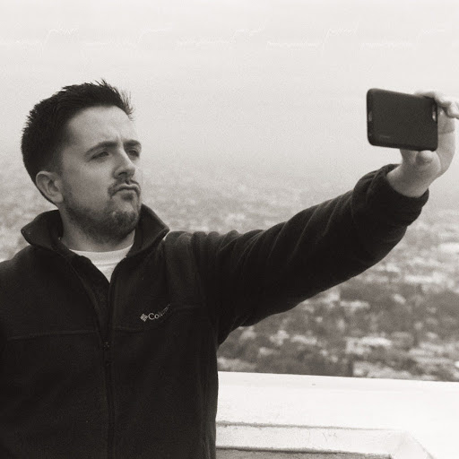 Gregory Compton Photo 25