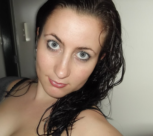 Natalie Cave Photo 5