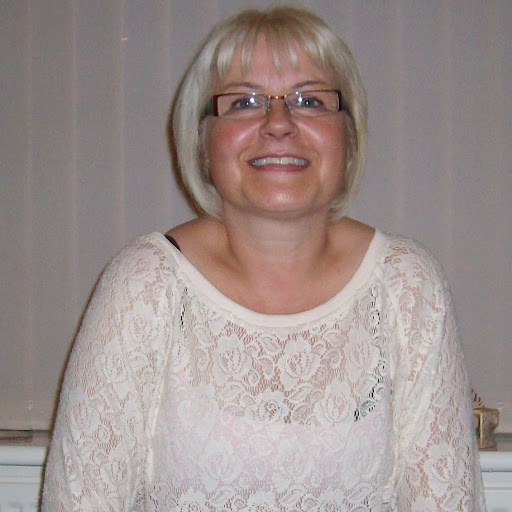 Janet Saunders Photo 17