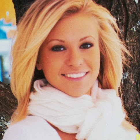 Kellie Garcia Photo 4