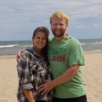 Sarah Wylie Photo 34