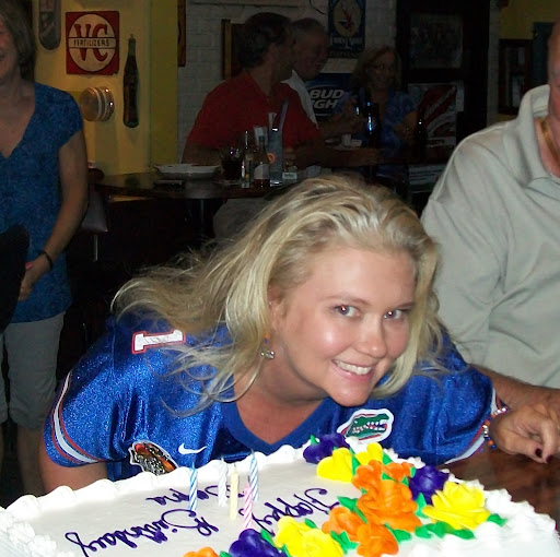 Dayna Moore Photo 18