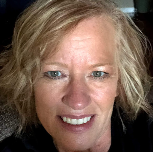 Julie Malloy Photo 31