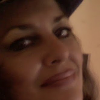 Michele Oliver Photo 12