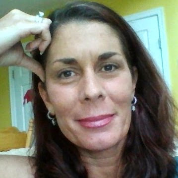 Rachel Lewis Photo 14